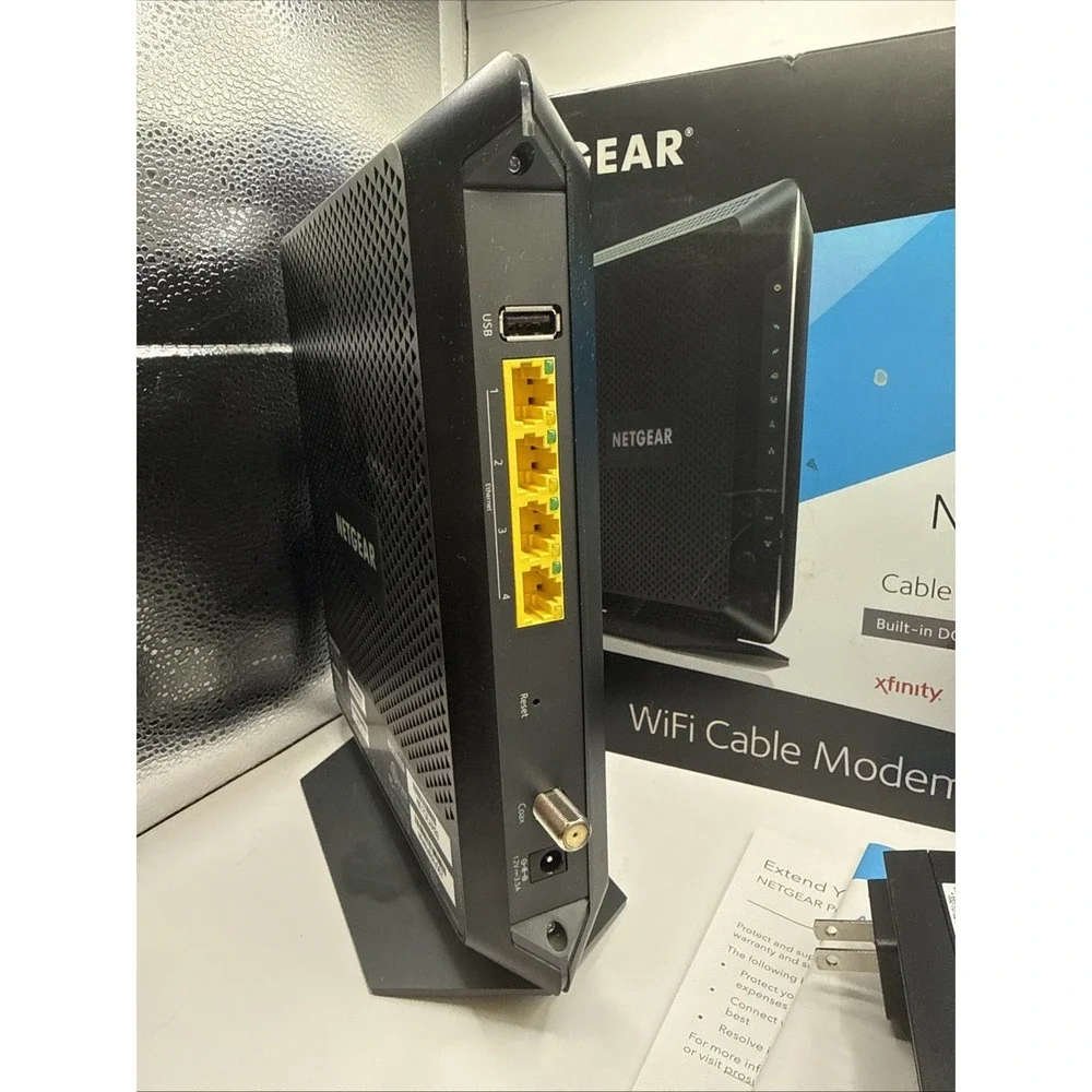NETGEAR Nighthawk AC1900 WiFi DOCSIS 3.0 Cable Modem Router (C7000) - Picture 6 of 8
